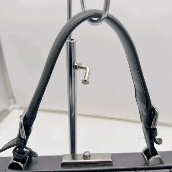 Prada Nappa Guaffre Bag + 🆓 ENTRUPY COA - Picture 5 of 17